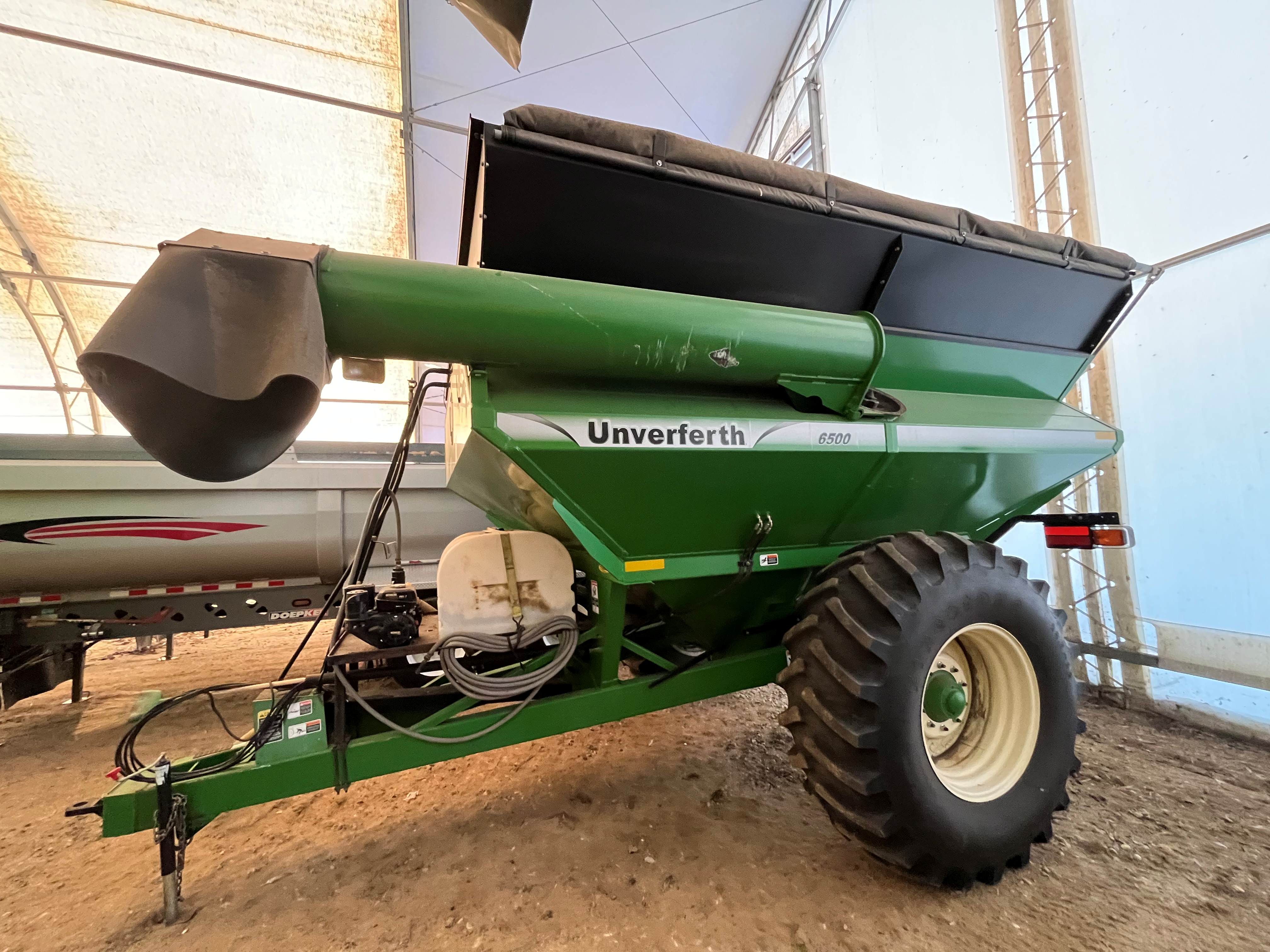 2010 Unverferth 6500 Grain Cart