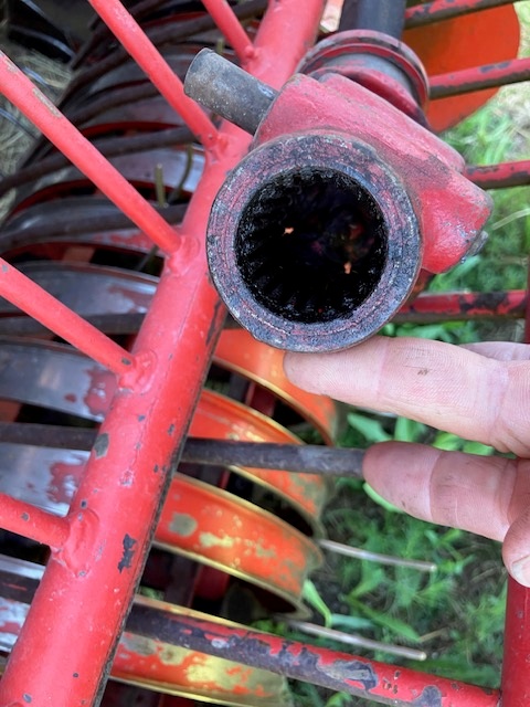 1986 Massey Ferguson 1560 Baler/Round