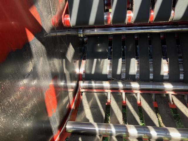 1986 Massey Ferguson 1560 Baler/Round