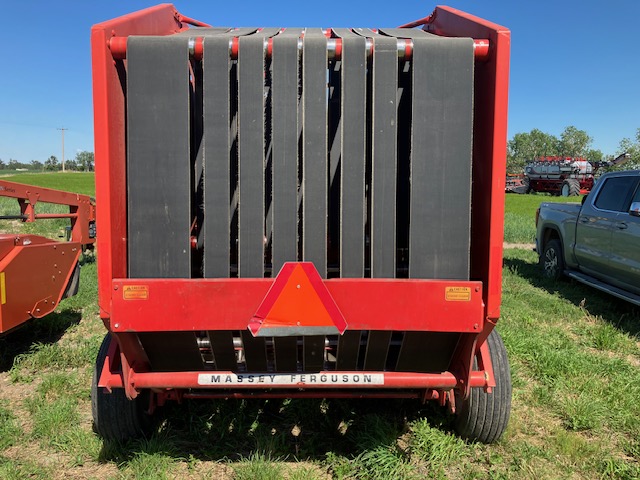 1986 Massey Ferguson 1560 Baler/Round