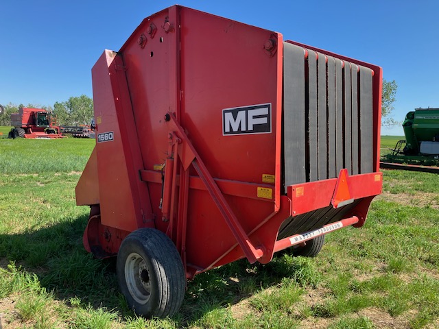 1986 Massey Ferguson 1560 Baler/Round