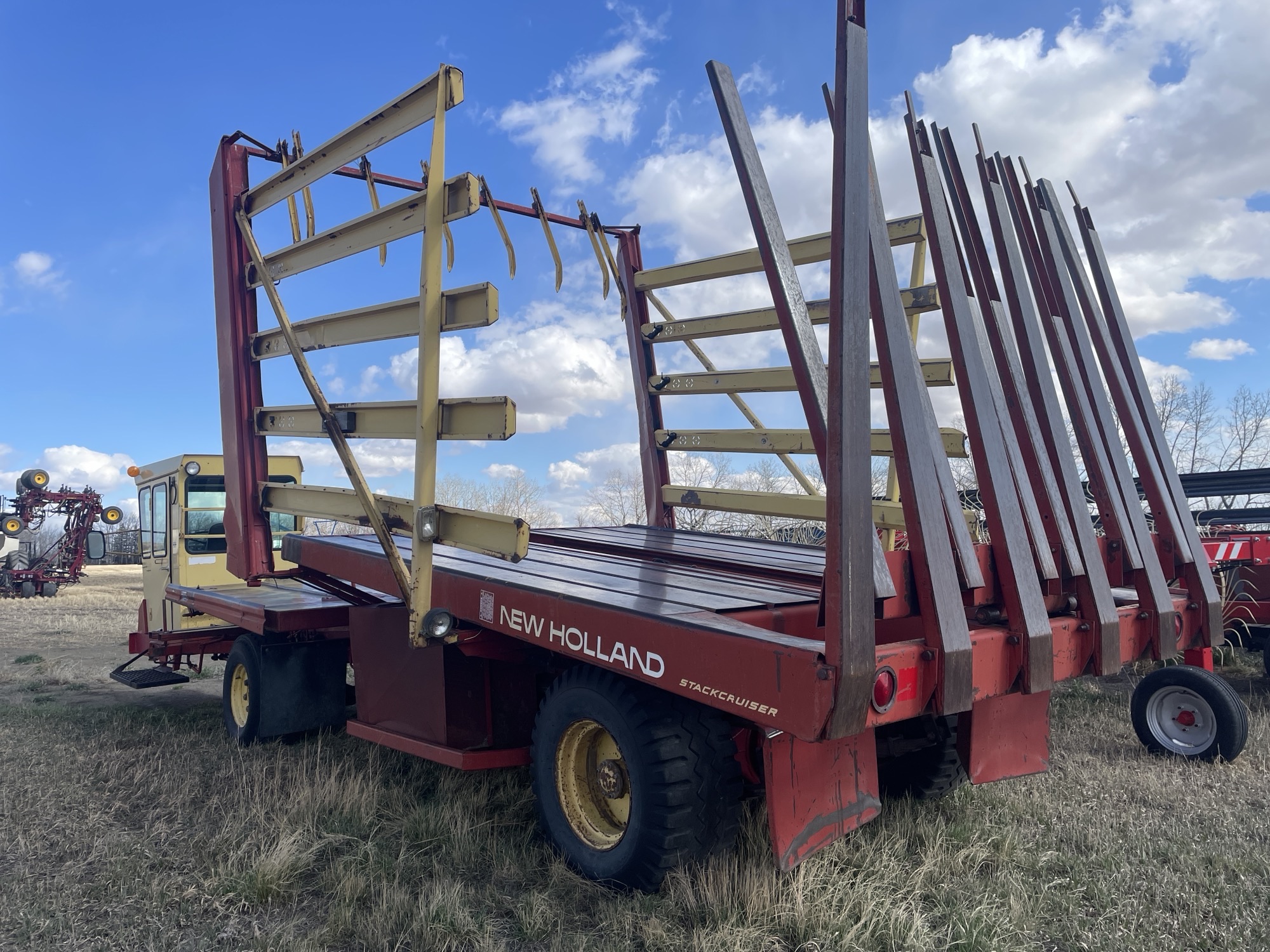 New Holland 1069 Bale Stacker