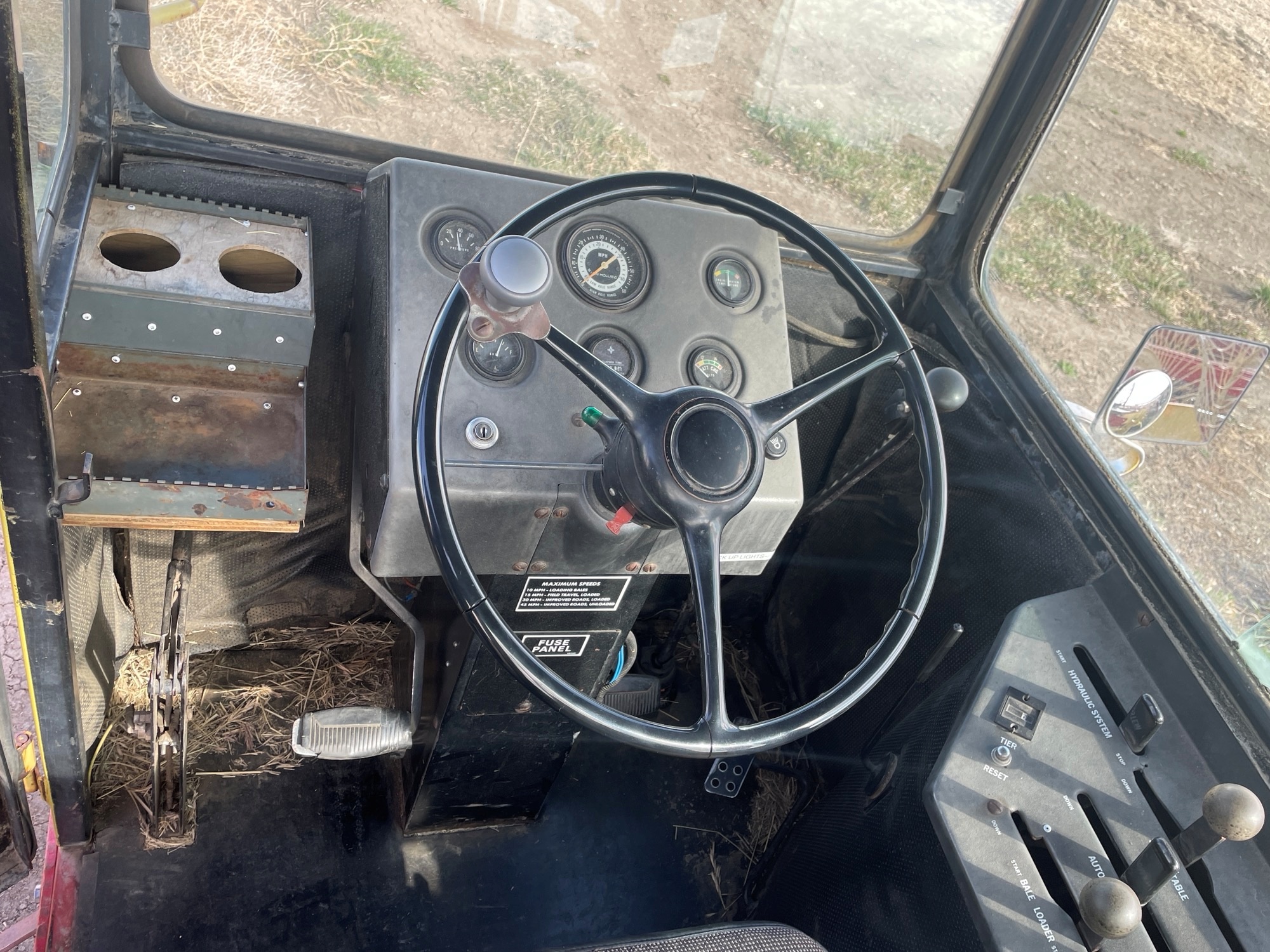 New Holland 1069 Bale Stacker