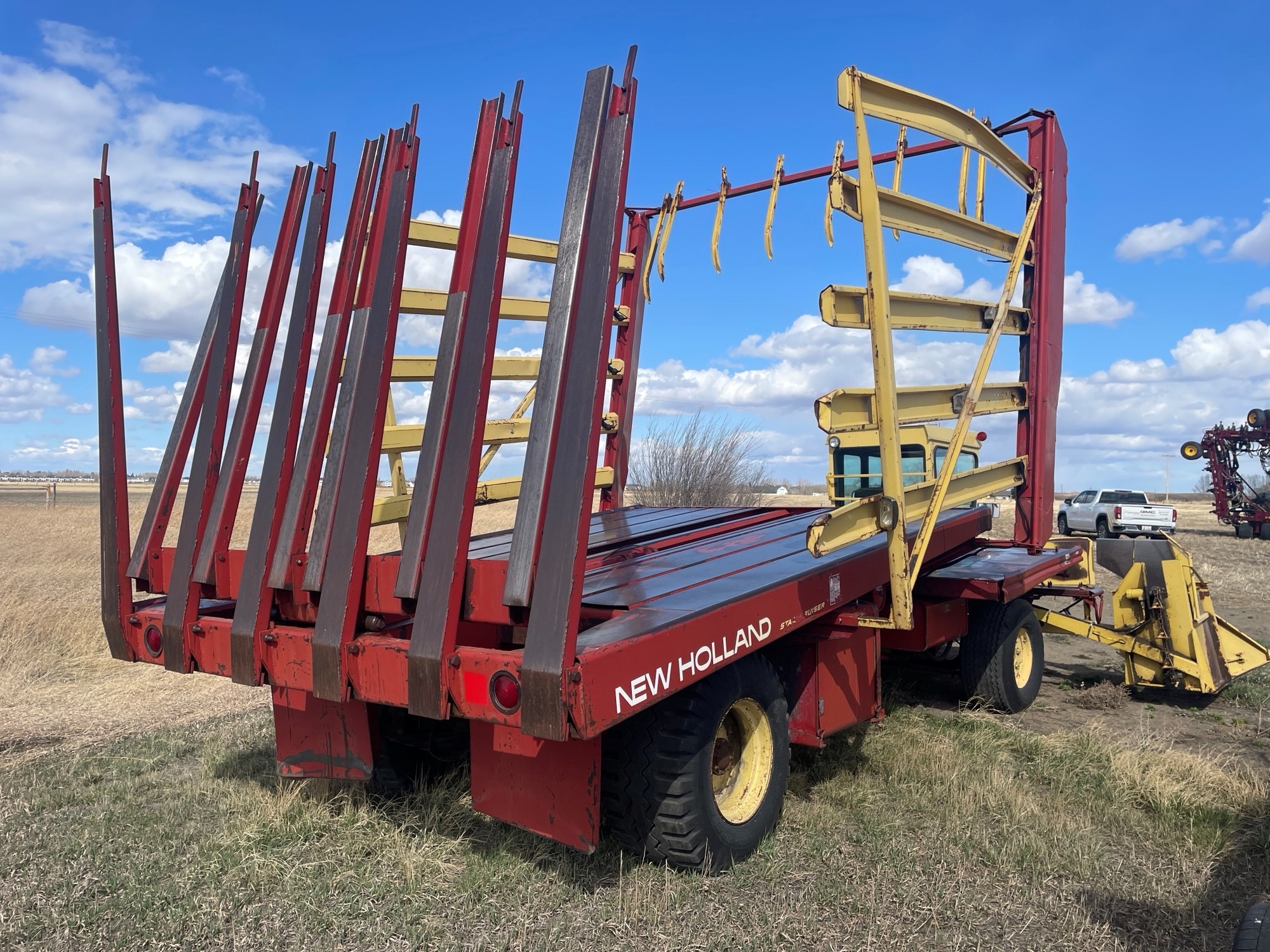 New Holland 1069 Bale Stacker