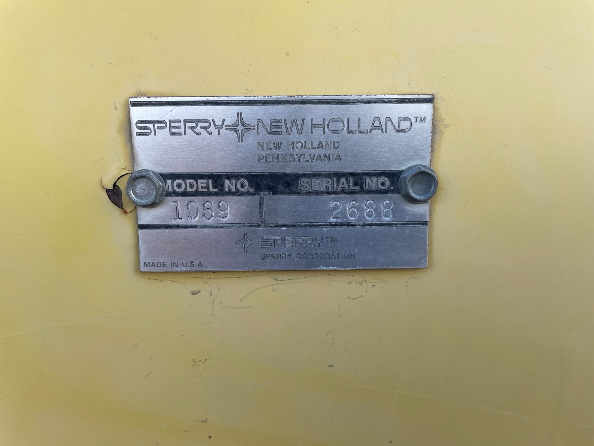 New Holland 1069 Bale Stacker