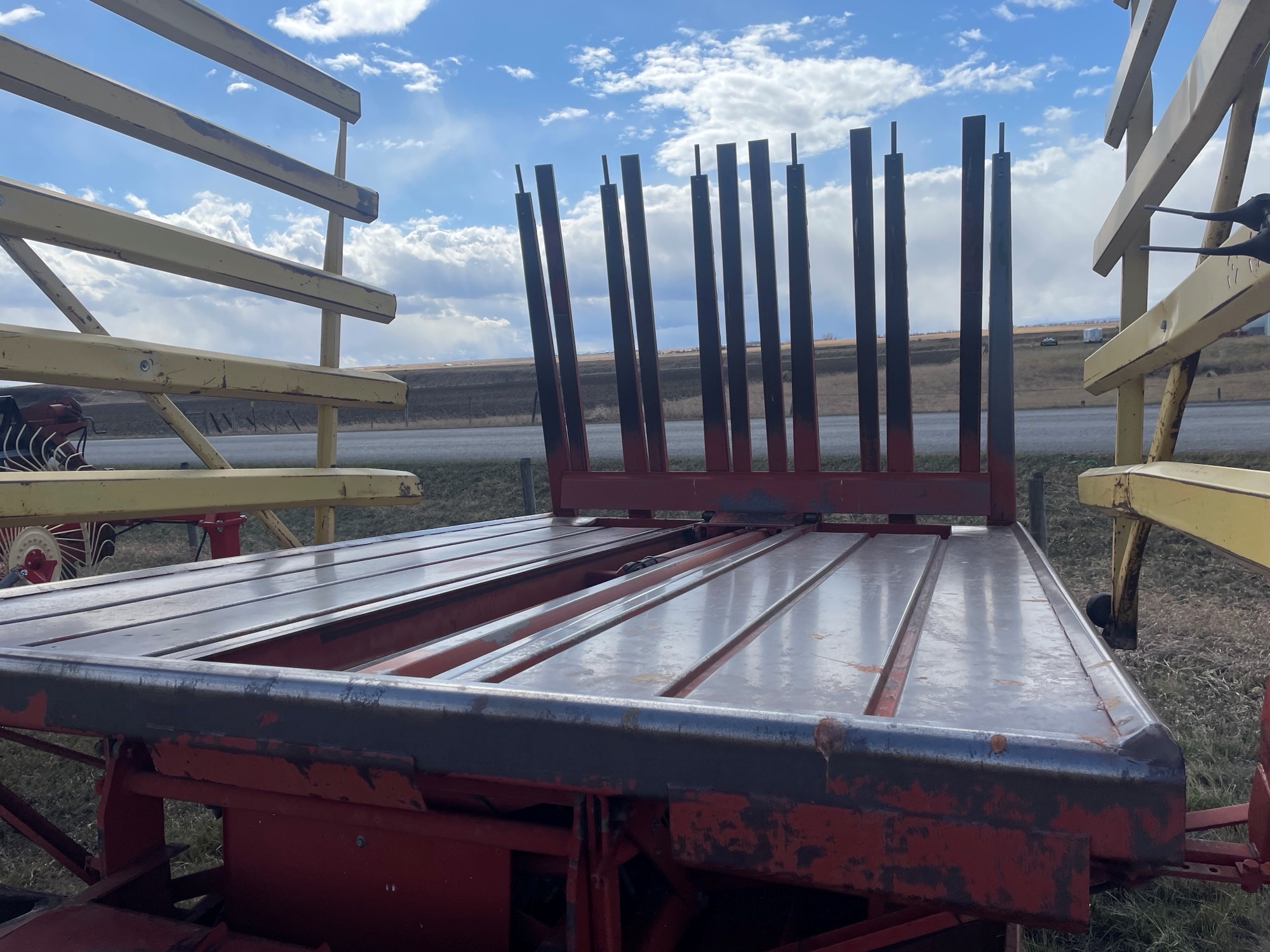 New Holland 1069 Bale Stacker