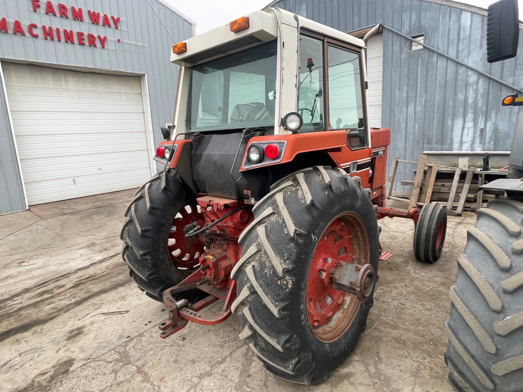 1977 International 986 Tractor