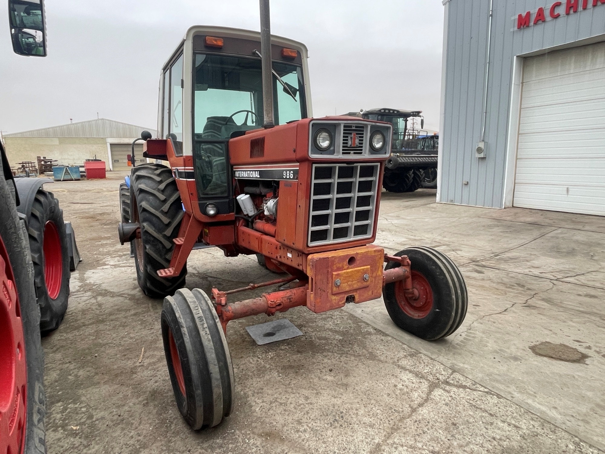 1977 International 986 Tractor