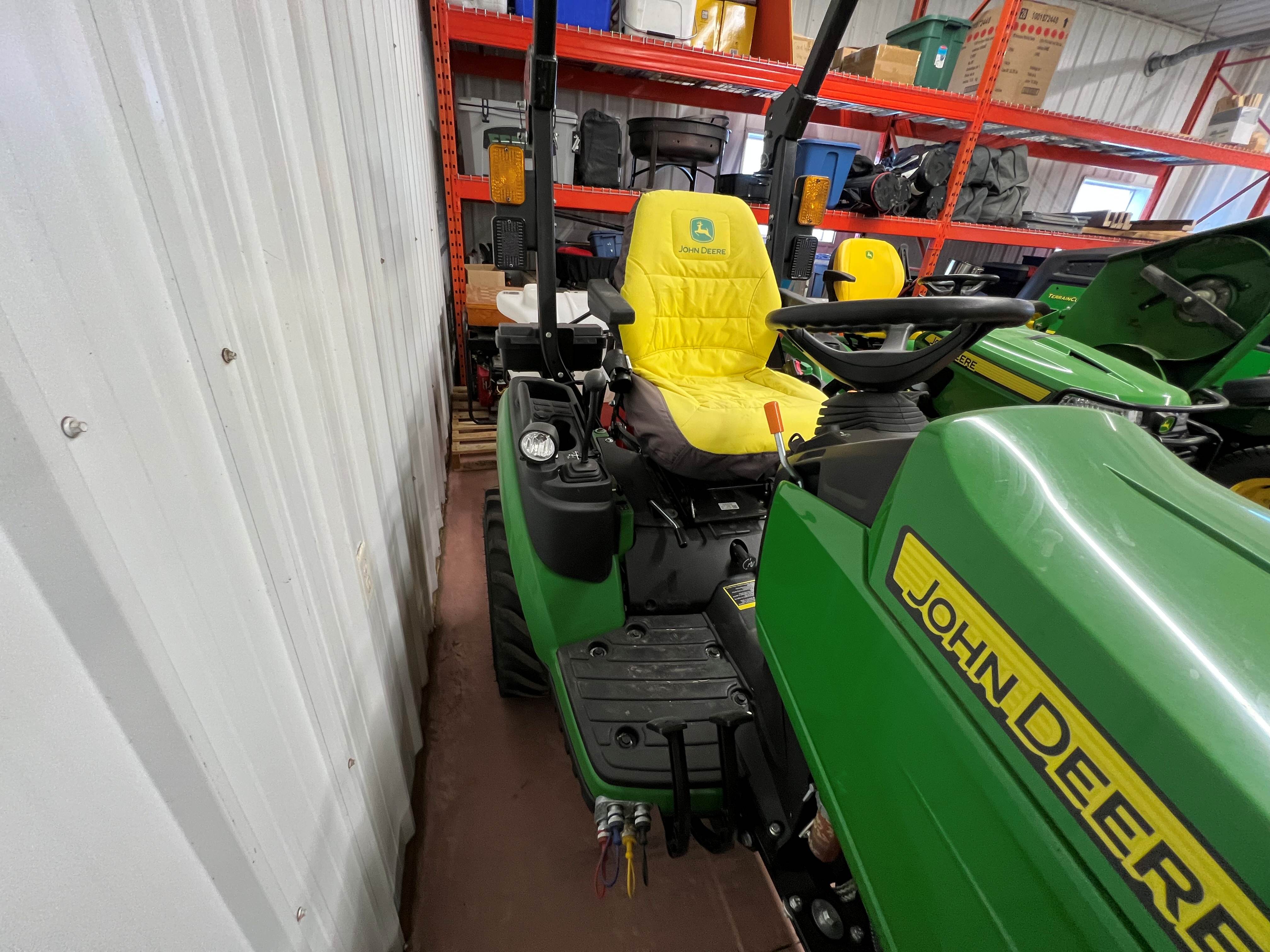 2022 John Deere 1025R Tractor Compact