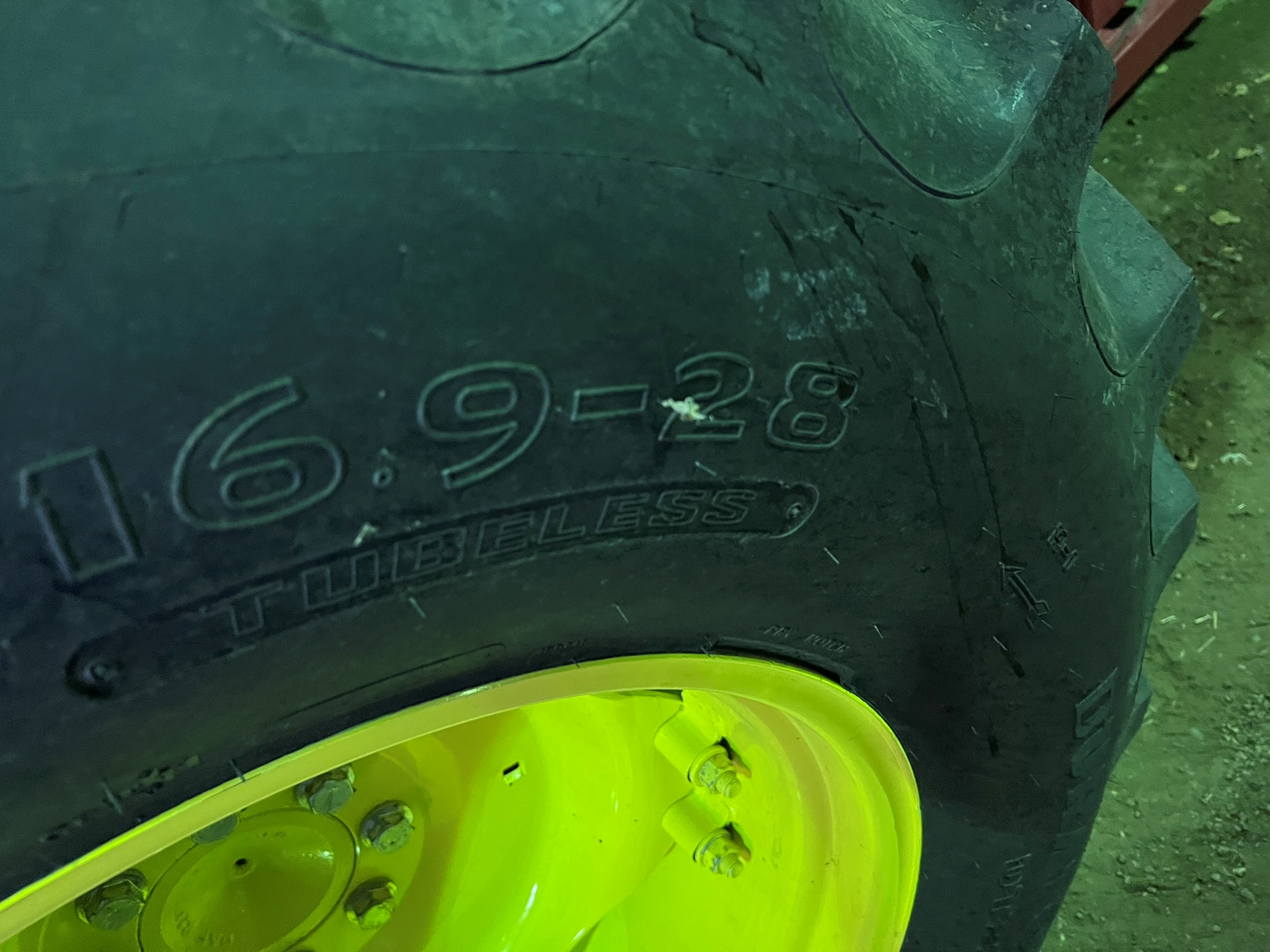 2015 John Deere 5075E Tractor