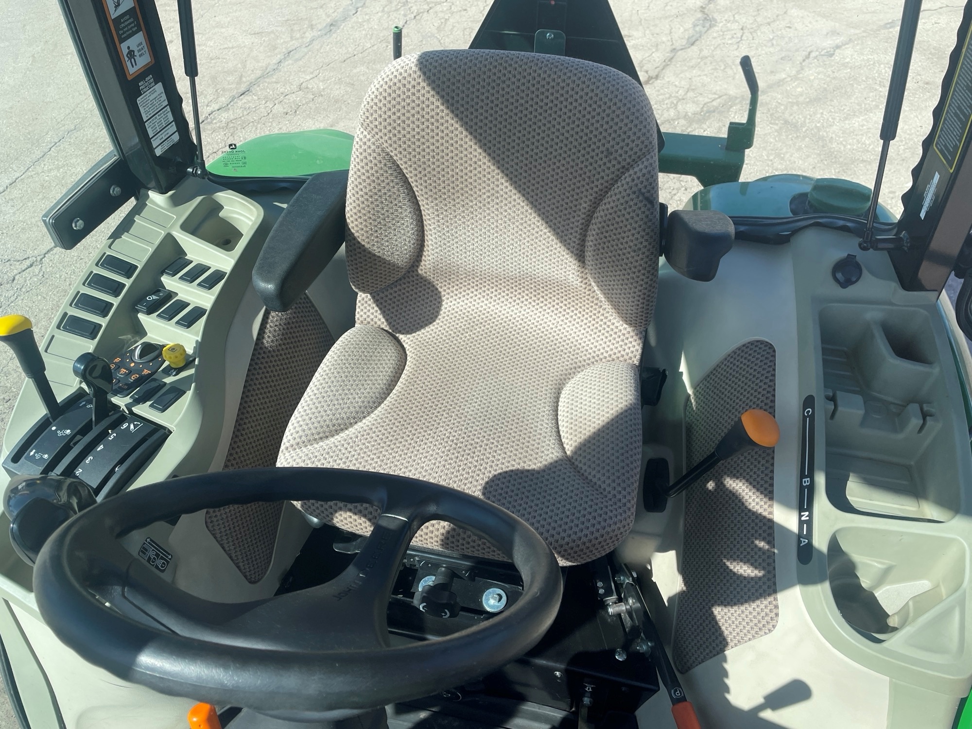 2014 John Deere 3033R Tractor Compact
