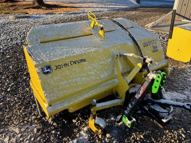 2014 John Deere 3033R Tractor Compact