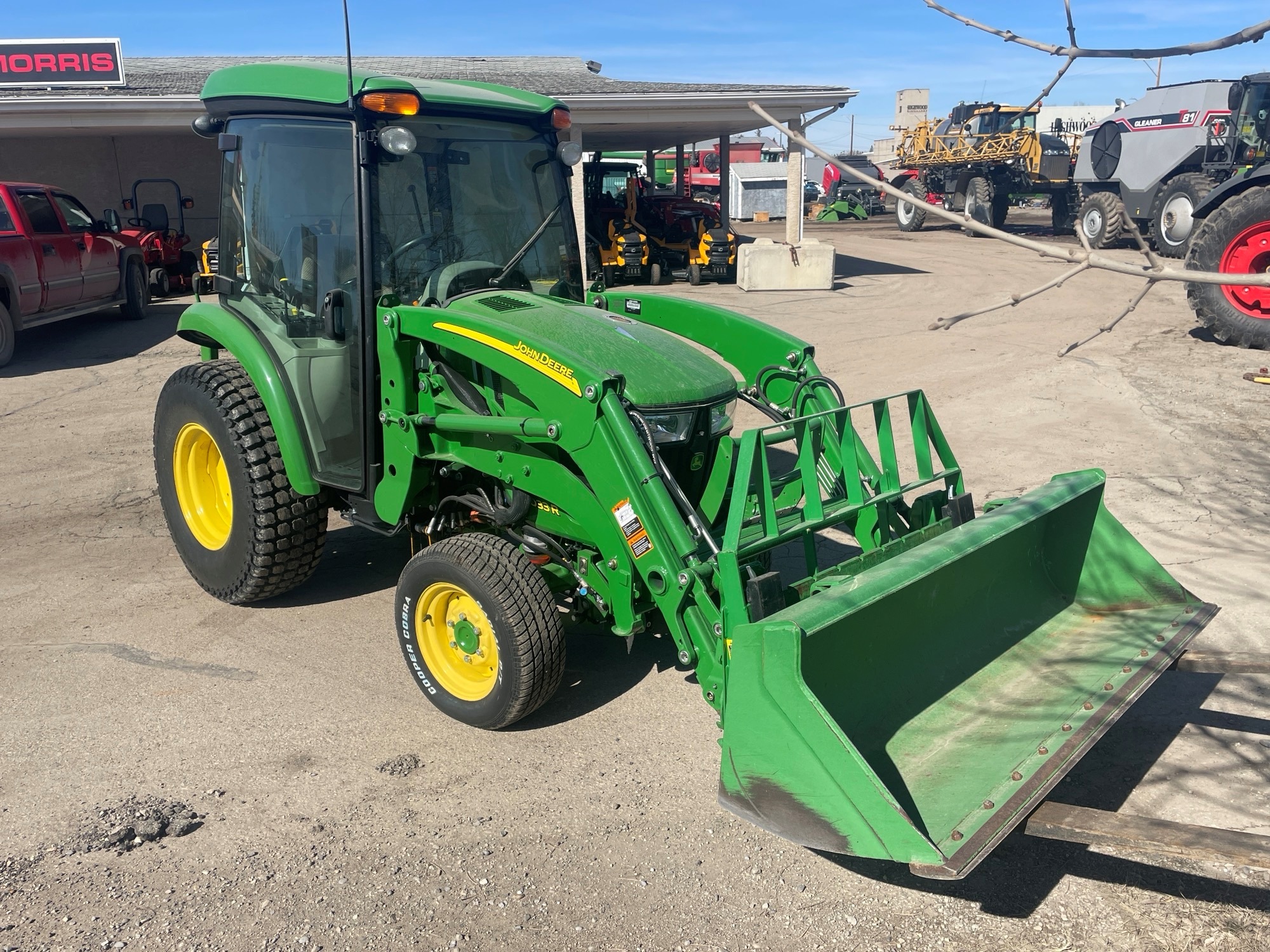 2014 John Deere 3033R Tractor Compact