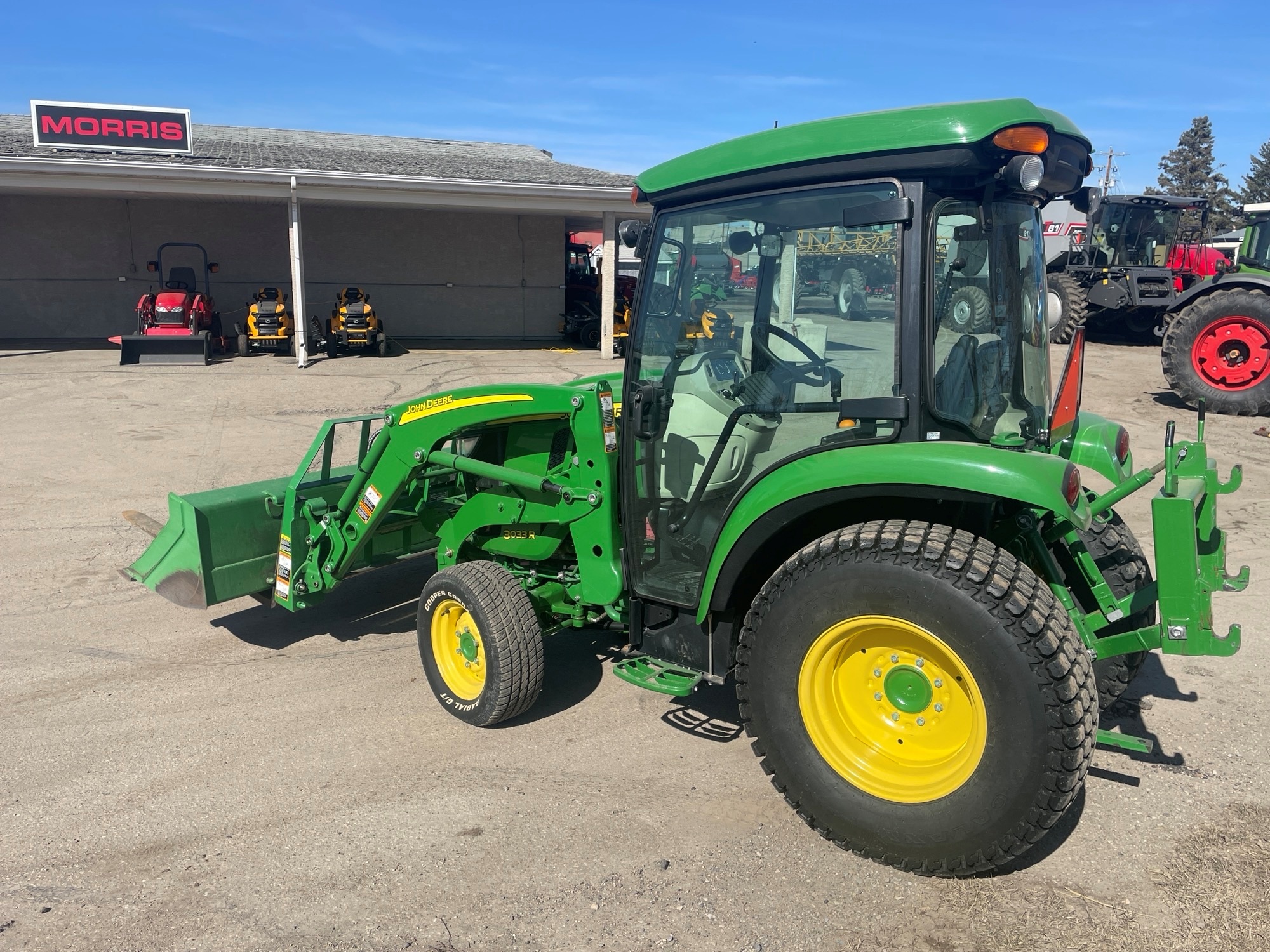 2014 John Deere 3033R Tractor Compact