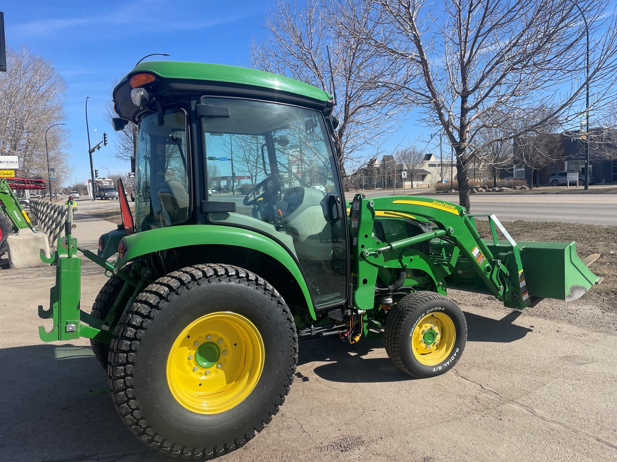 2014 John Deere 3033R Tractor Compact
