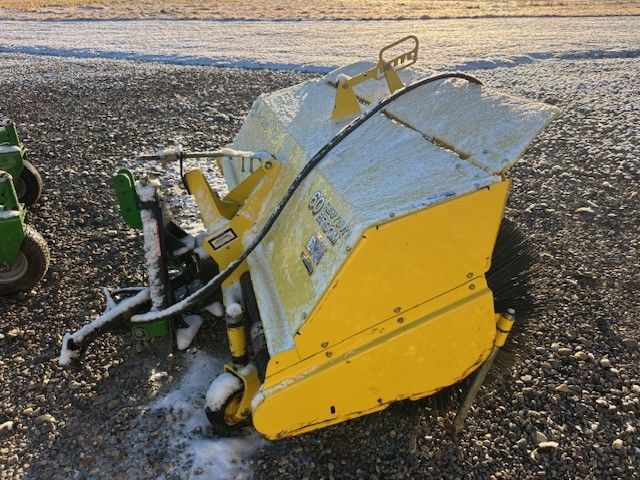 2014 John Deere 3033R Tractor Compact