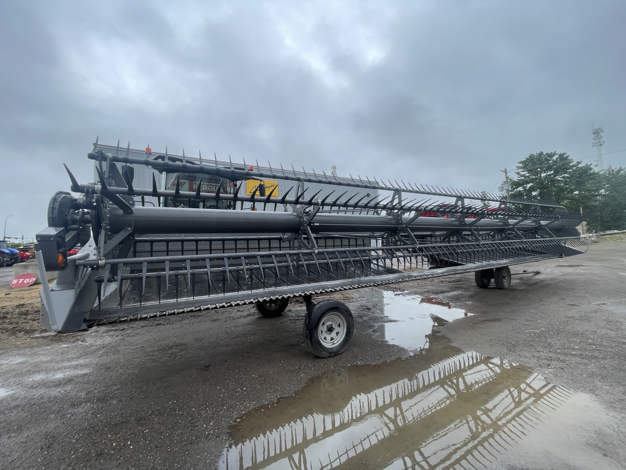 2016 Massey Ferguson 5300 Header Draper