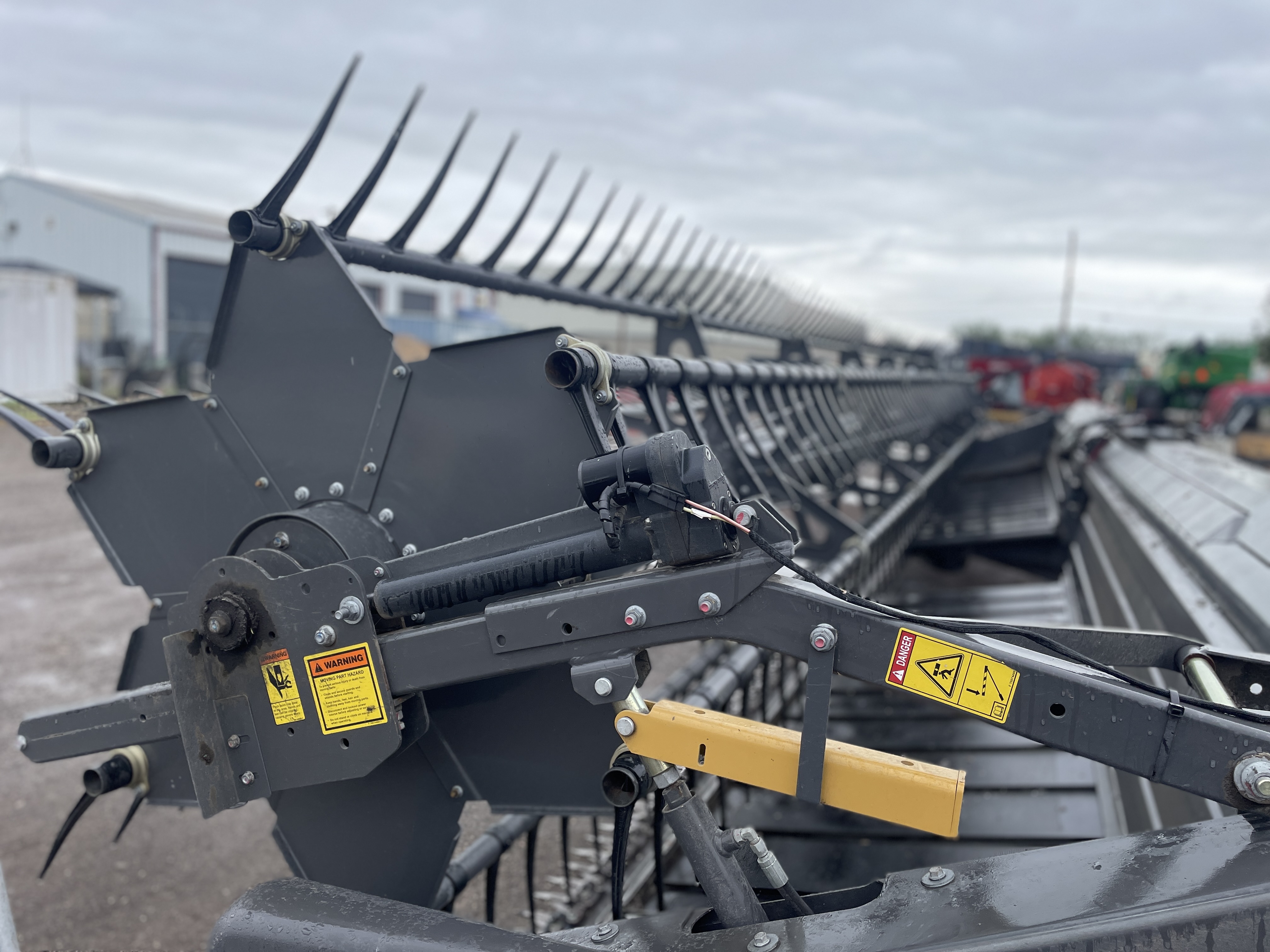 2016 Massey Ferguson 5300 Header Draper