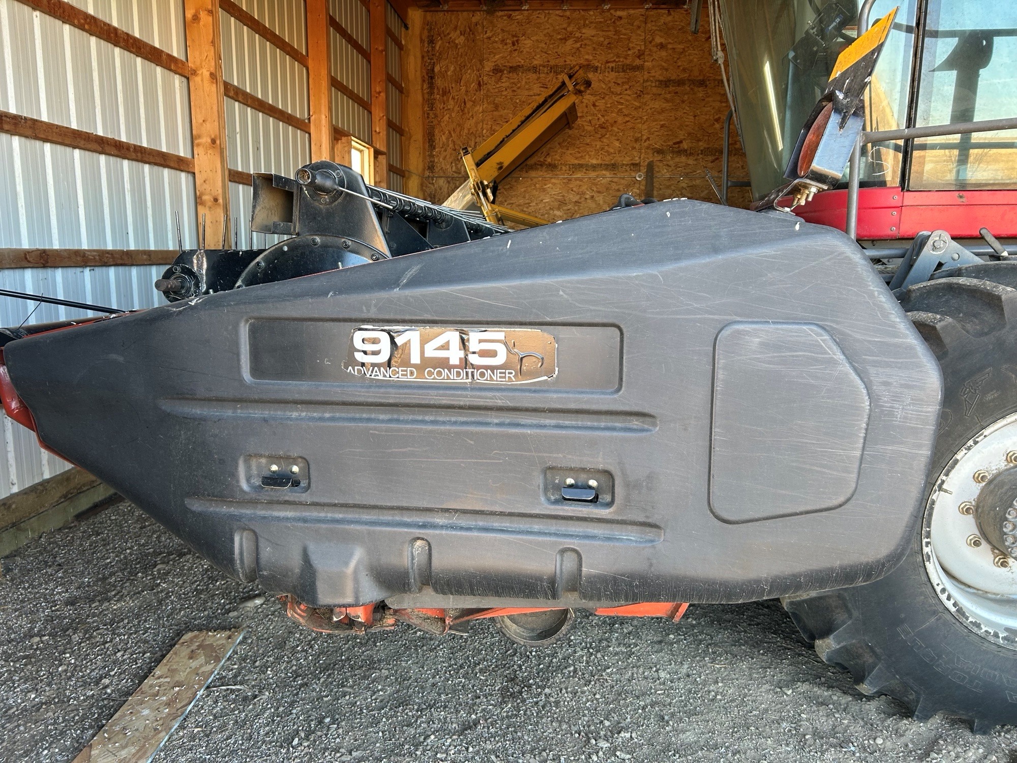 2011 Massey Ferguson 9435 Swather