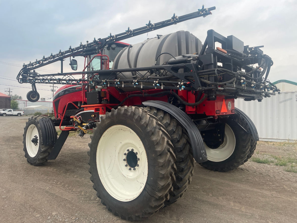 2011 Apache AS1220 Sprayer/High Clearance