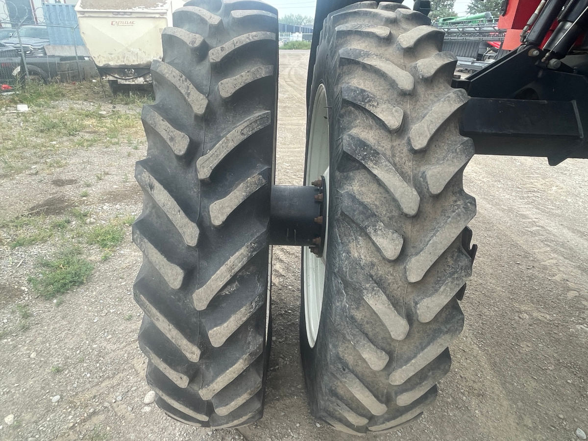 2011 Apache AS1220 Sprayer/High Clearance