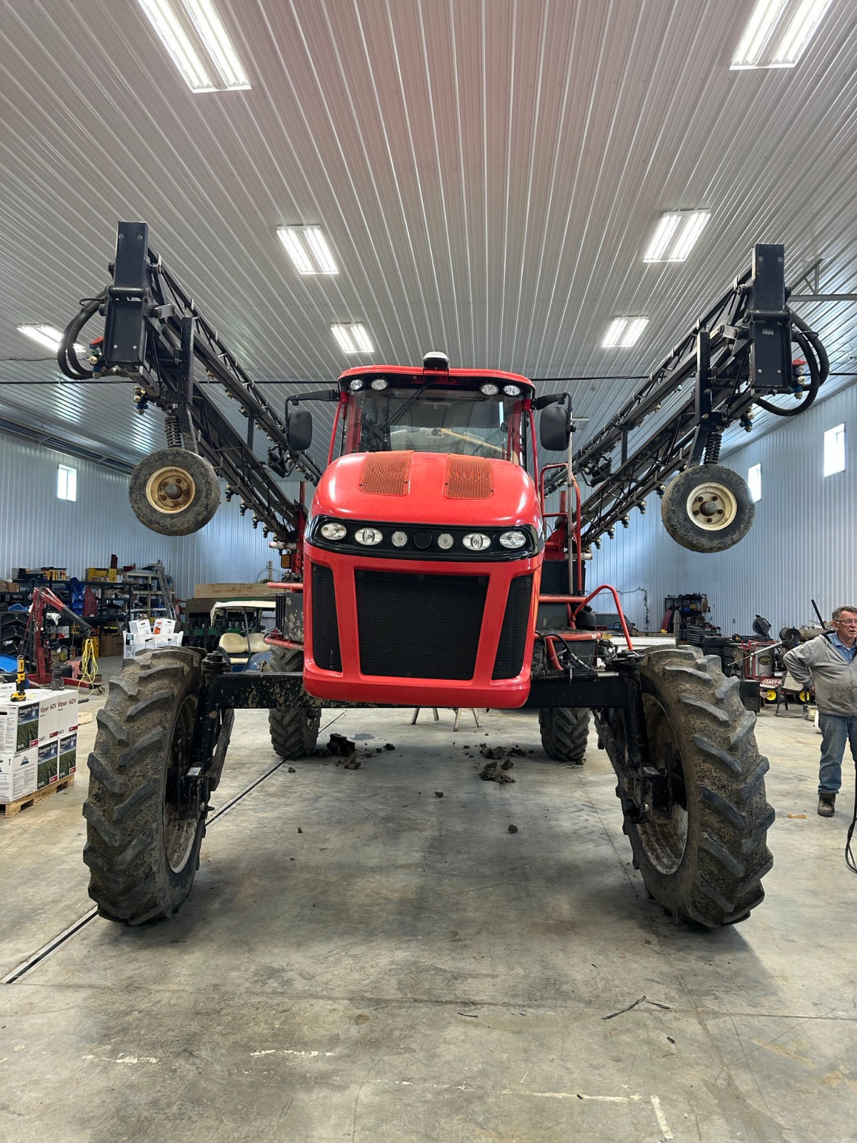 2011 Apache AS1220 Sprayer/High Clearance