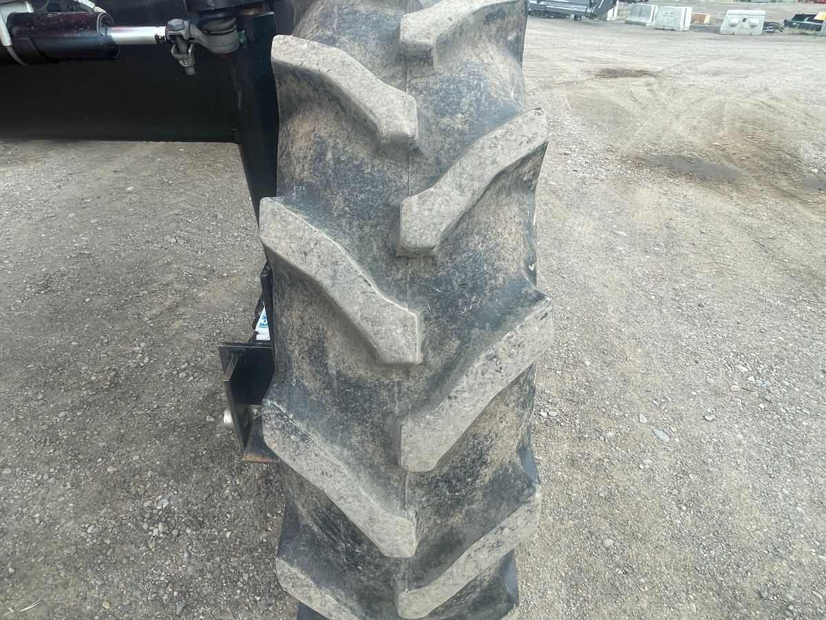 2011 Apache AS1220 Sprayer/High Clearance