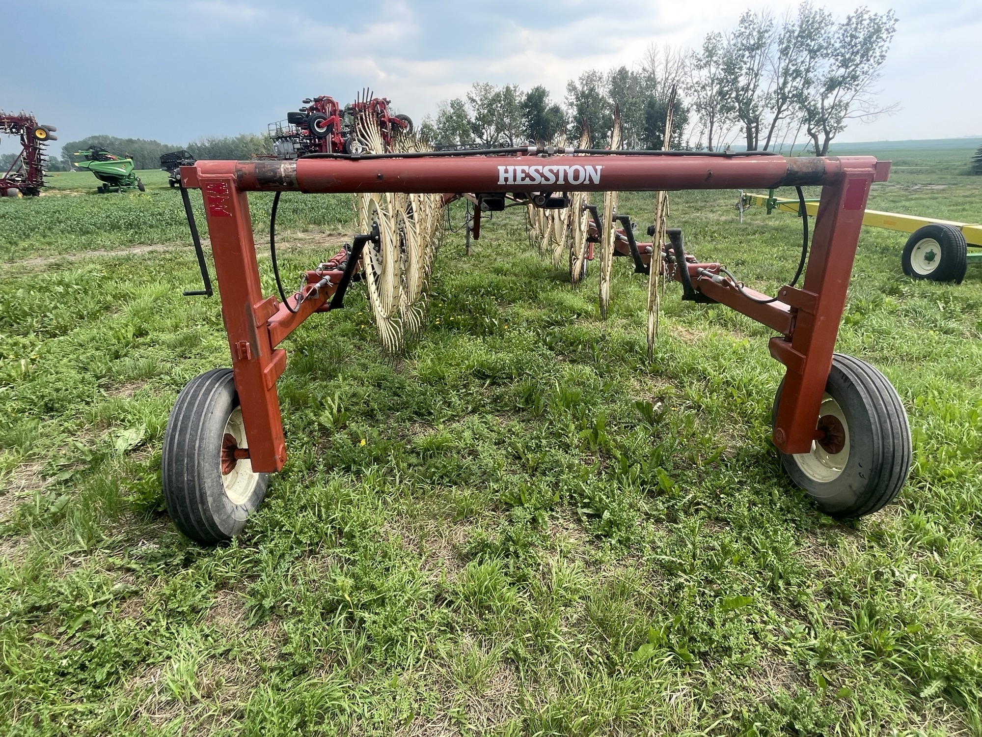 2000 Massey Ferguson 3983 Rake/V
