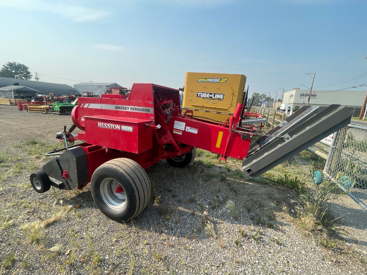 2010 Massey Ferguson 1839 Baler/Square