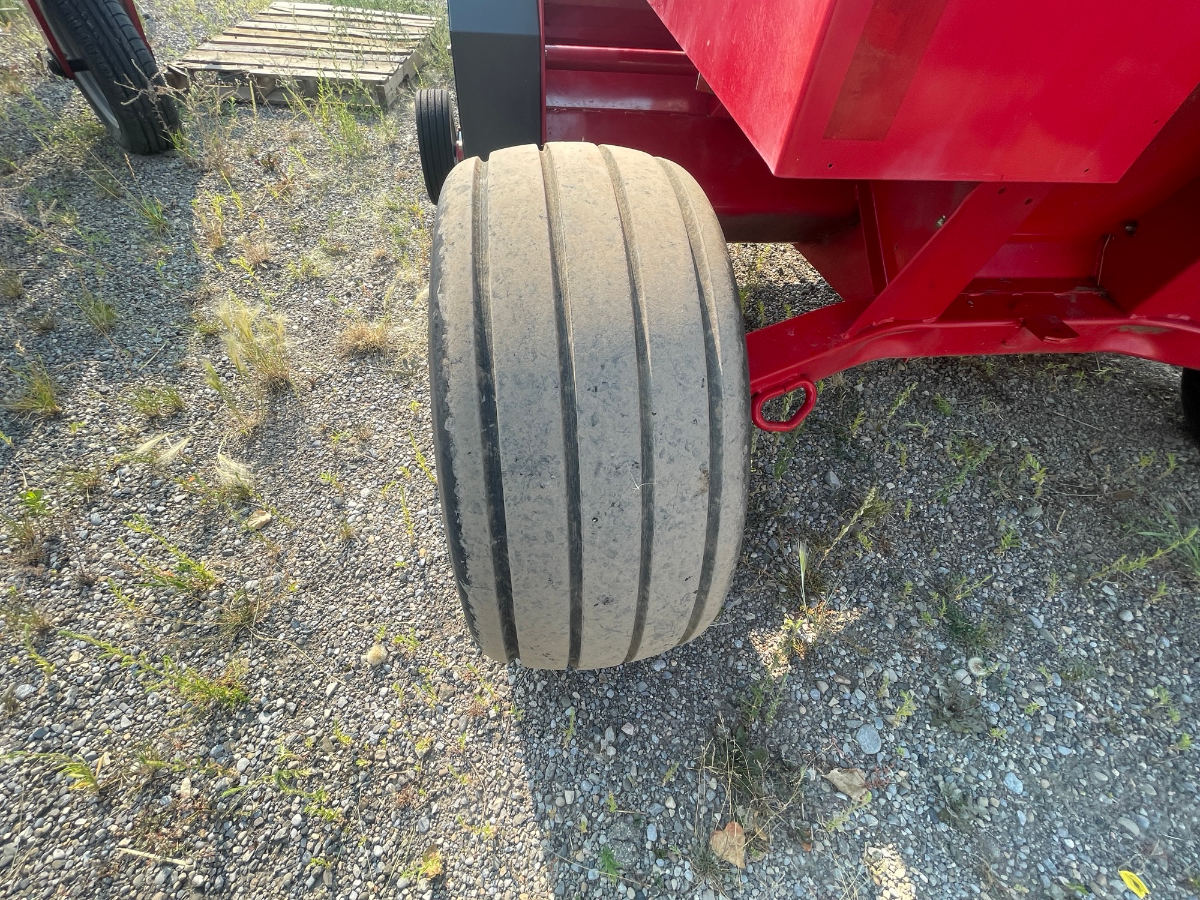 2010 Massey Ferguson 1839 Baler/Square
