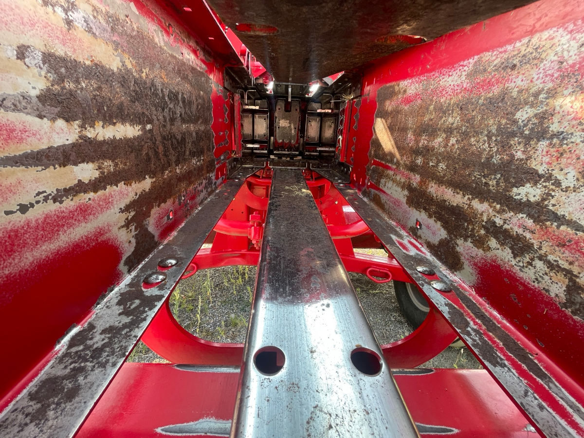 2010 Massey Ferguson 1839 Baler/Square