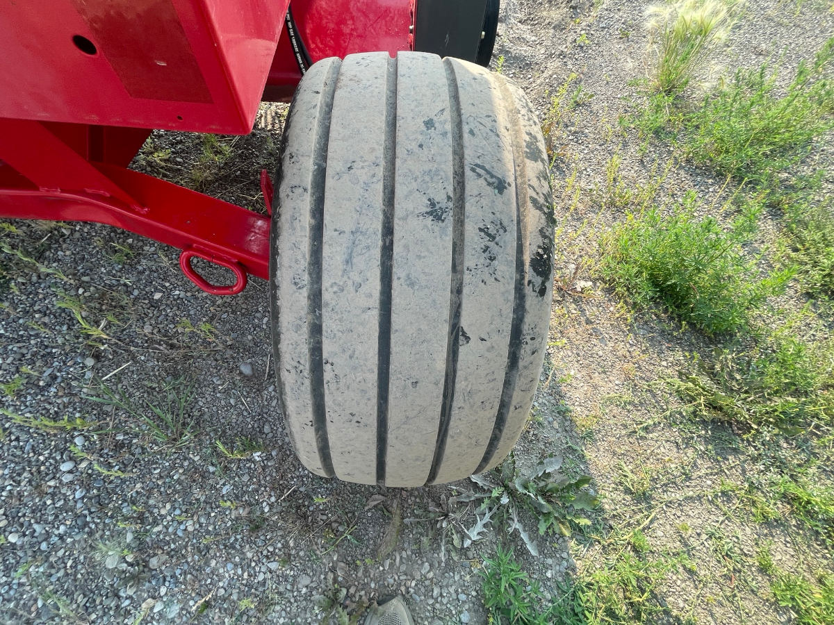 2010 Massey Ferguson 1839 Baler/Square