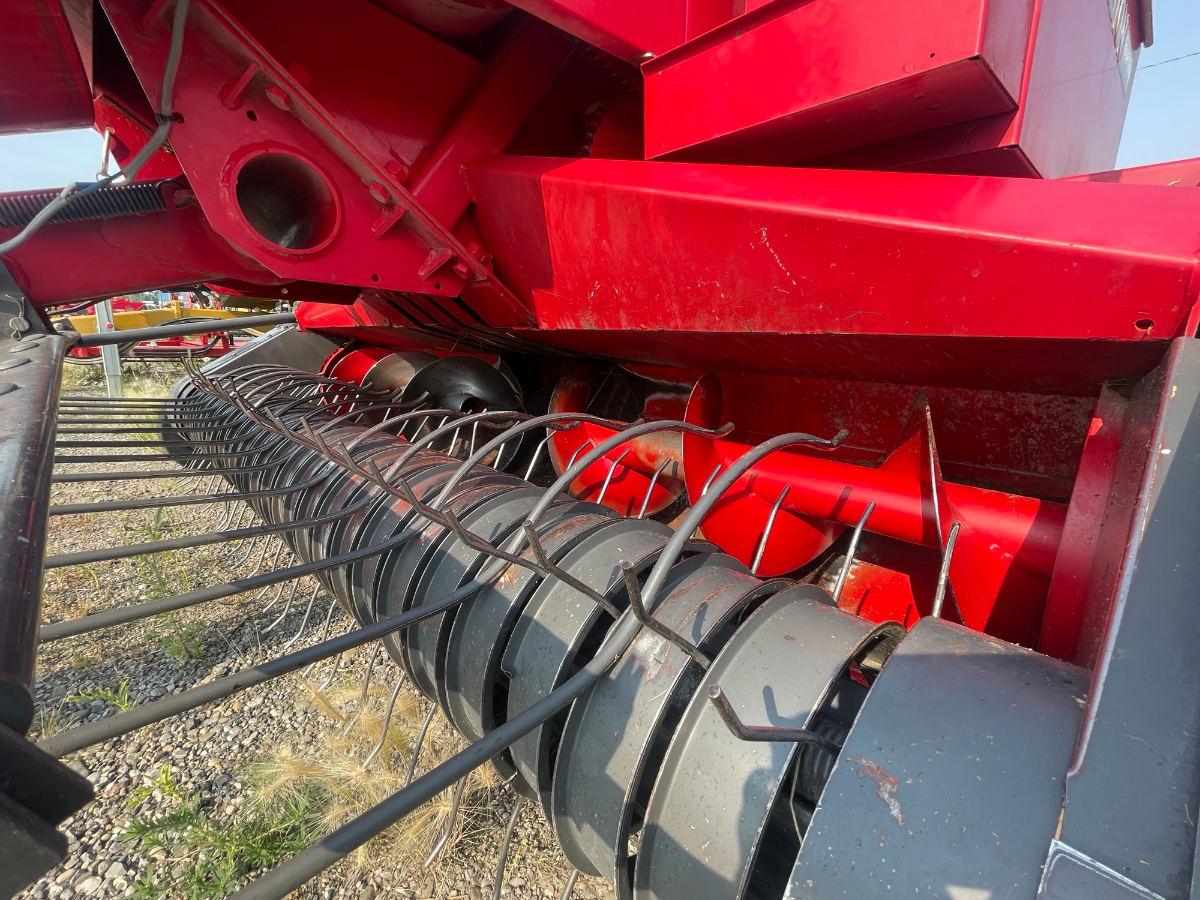 2010 Massey Ferguson 1839 Baler/Square