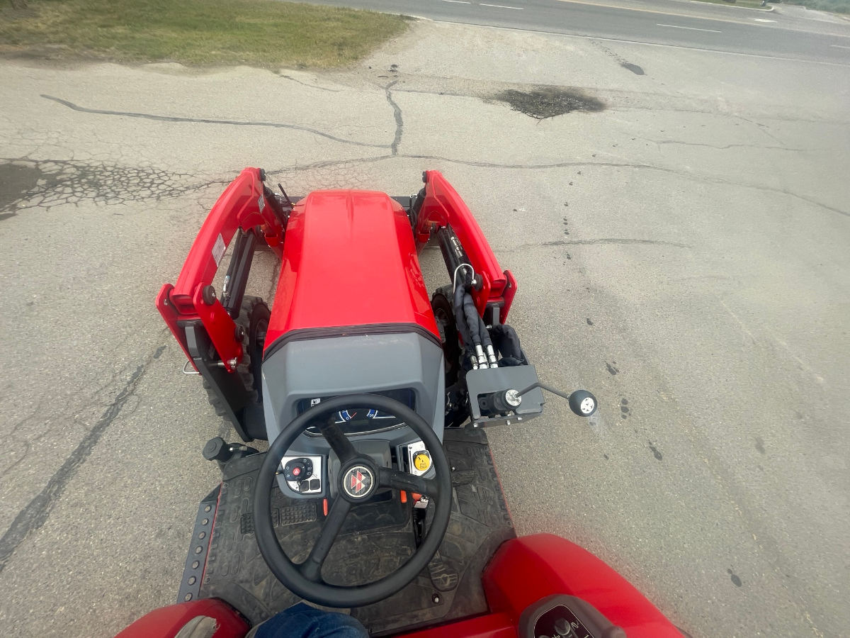 2021 Massey Ferguson 2850EHL Tractor Compact