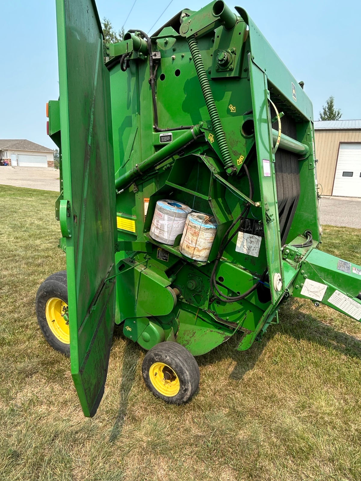 2000 John Deere 557 Baler/Round