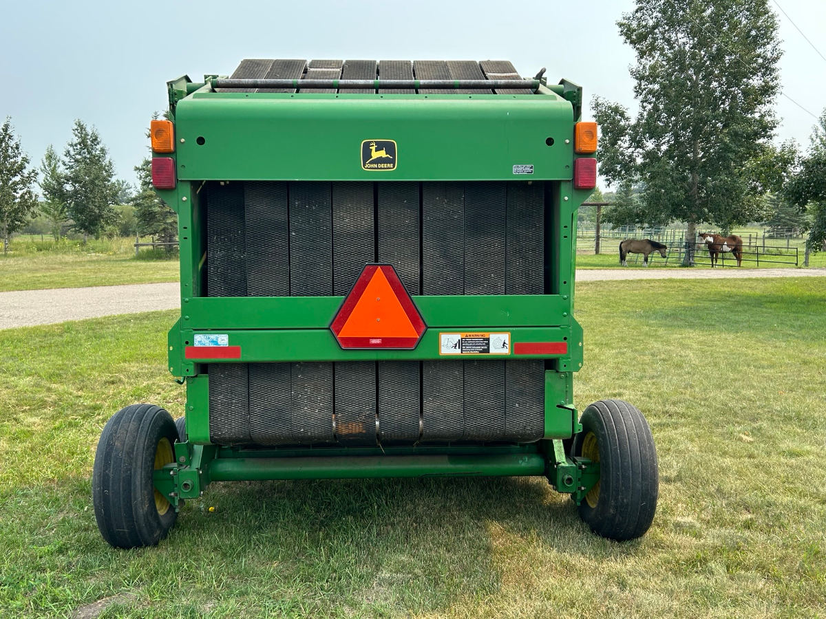 2000 John Deere 557 Baler/Round
