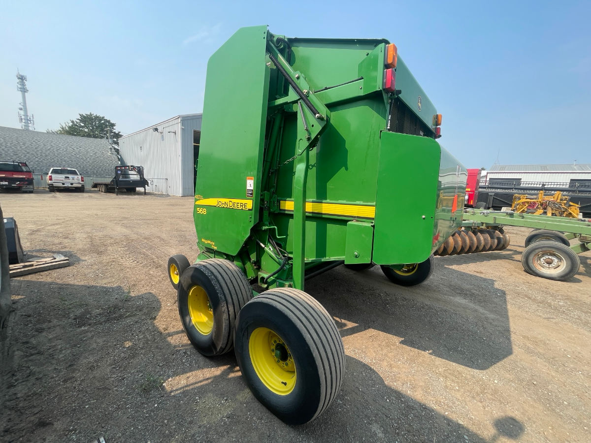 2008 John Deere 568 Baler/Round