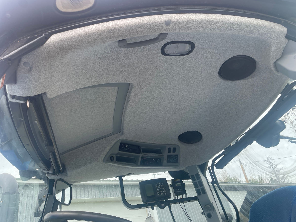 2015 New Holland T6.175 CVT Tractor