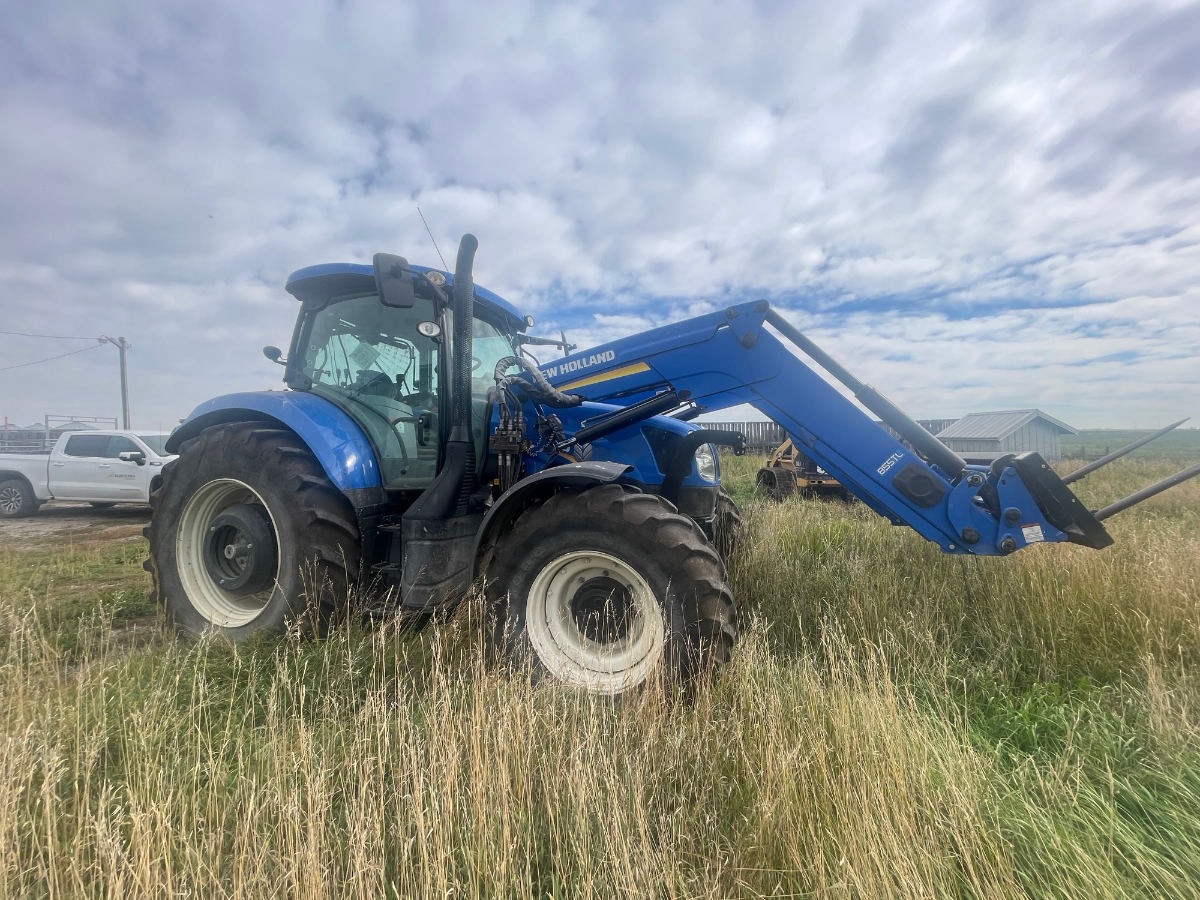 2015 New Holland T6.175 CVT Tractor