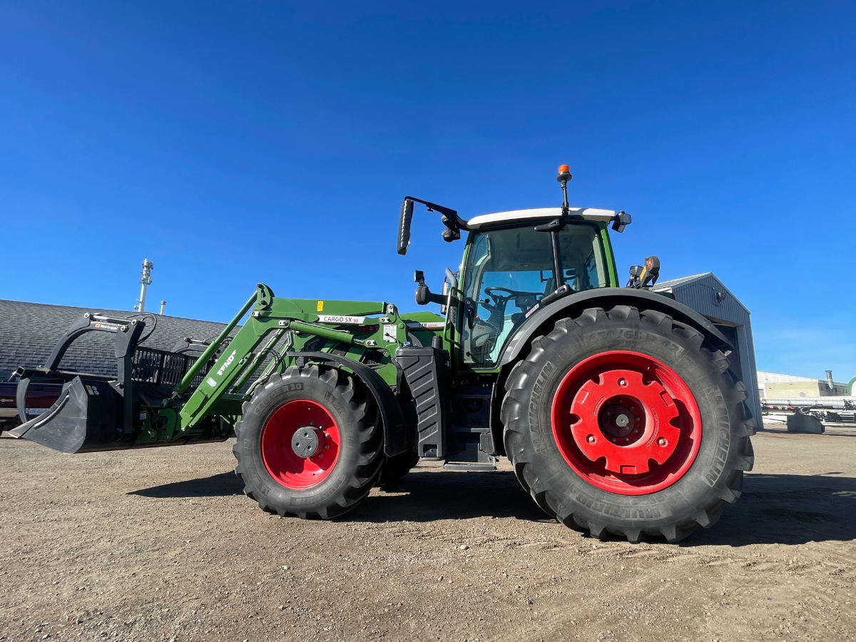2021 Fendt 718 Gen6 Tractor
