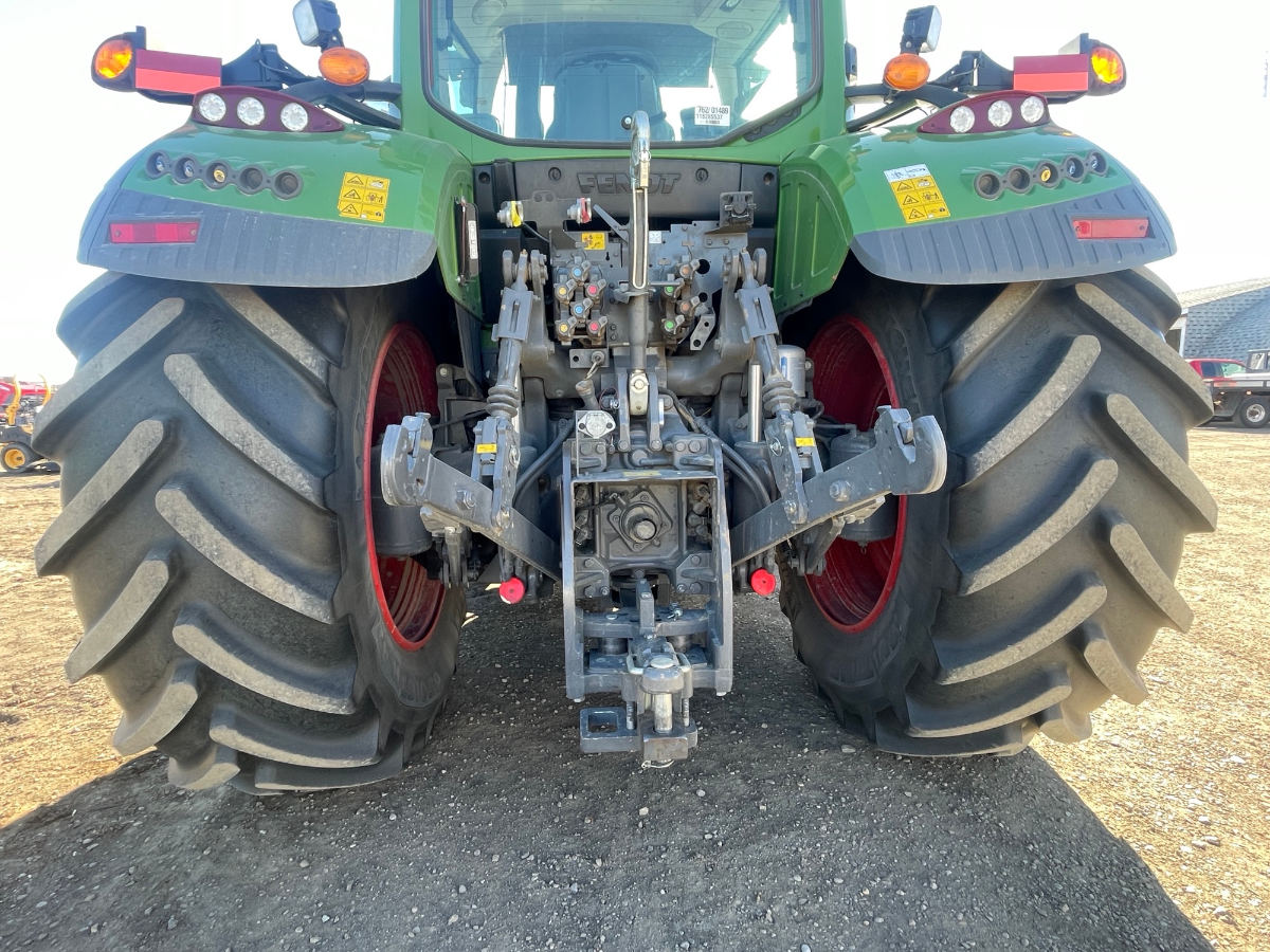 2021 Fendt 718 Gen6 Tractor
