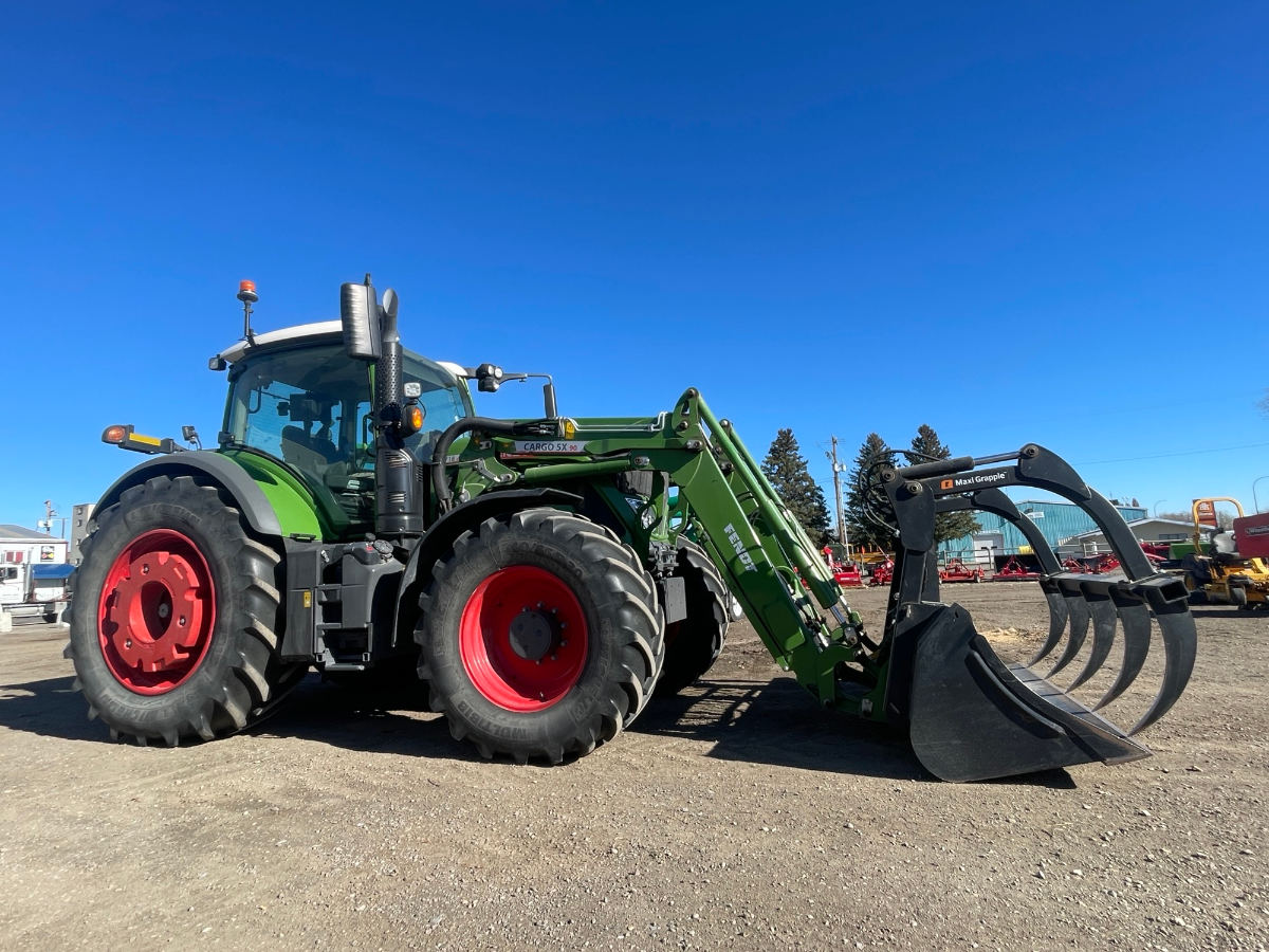 2021 Fendt 718 Gen6 Tractor
