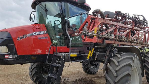 2019 Case 4440-120 Sprayer/High Clearance