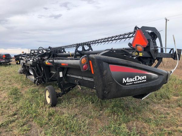 2015 MacDon FD75-40 Header Combine