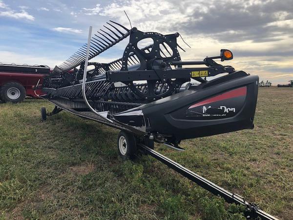 2015 MacDon FD75-40 Header Combine