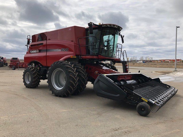 2017 Case 8240 Combine