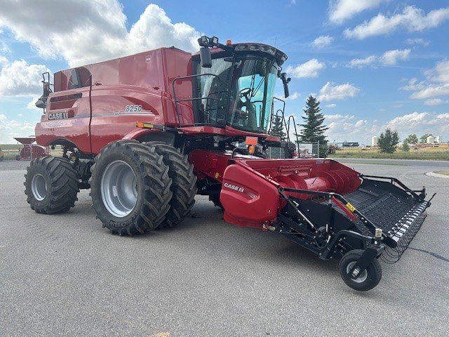 2023 Case 8250 Combine