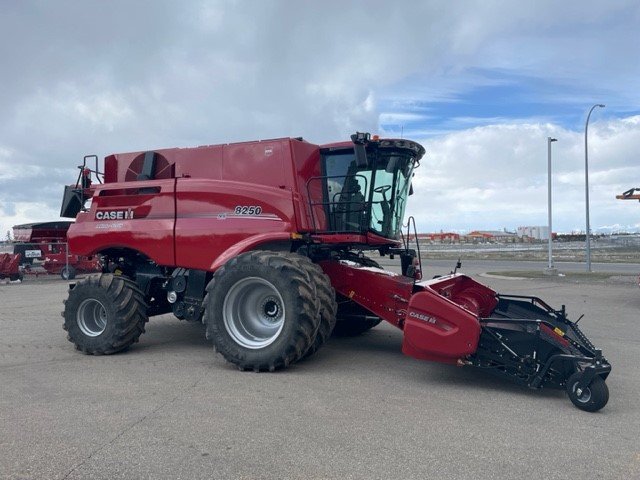2023 Case 8250 Combine