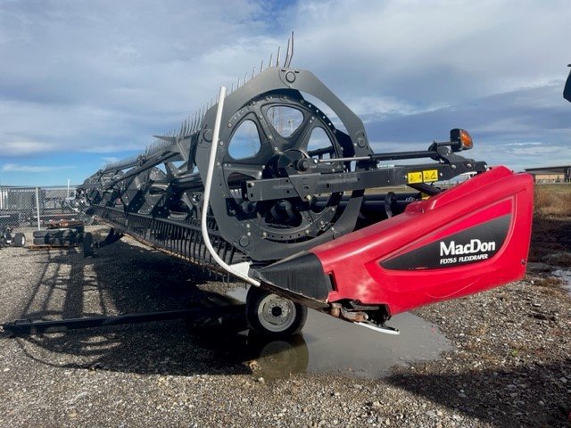 2017 MacDon FD75-40 Header Combine