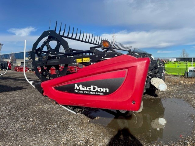 2017 MacDon FD75-40 Header Combine